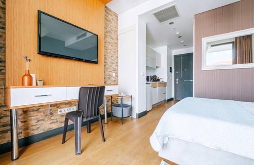 Merter Apartment | Cozy Studio Flat w Balcony 10 min to Marmara Forum