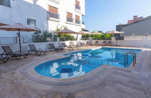Kadnlar Denizi Mahallesi Apartment | Delightful 2-bedroom apartment with AC in Aydın