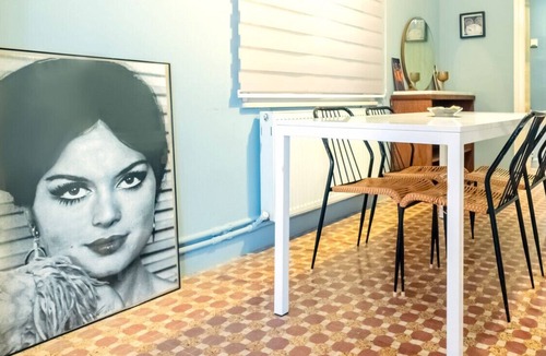 Pera Apartment | Delightful Flat Close to Galata 2 mins to Metro
