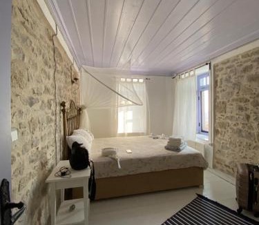 Gokceada House | Deniz Manzaralı, Müstakil Bahçeli Taş Ev