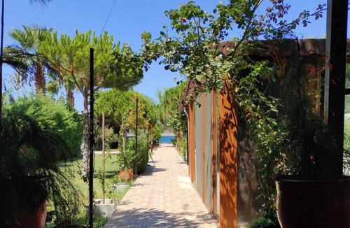 Bademli Villa | Denize sıfır taş villa