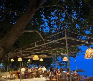 Marmara Hotel | Denizevi Karvunyi
