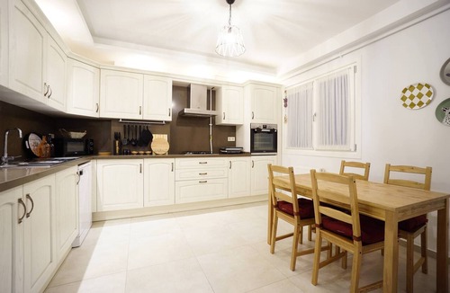 Moda Apartment | Elite, Tastefully Furnished, 3BR