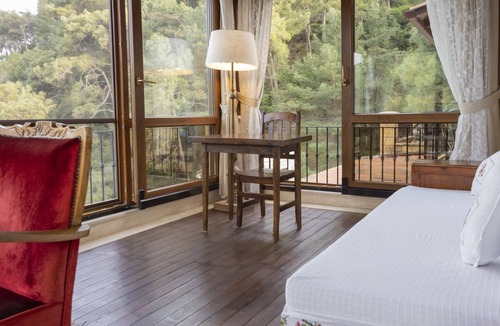 Yesilyurt Koyu Hotel | Erguvanlı Ev