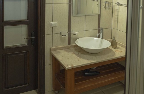 Yesilyurt Koyu Hotel | Erguvanlı Ev