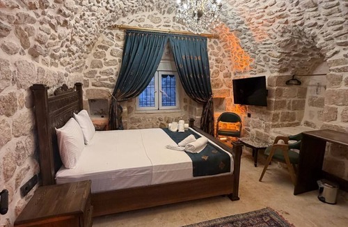 Artuklu Hotel | Erkar Konağı