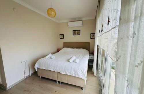 Alacati Villa | Evalacati - Villa Harnup- Summer Breeze with private pool and garden