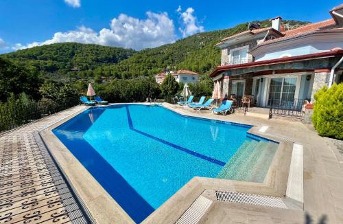 Fethiye Villa | Family-Friendly 4 BR Villa with Pool and Garden - Fethiye