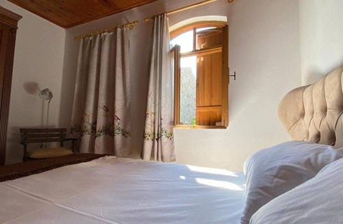Bozcaada Apartment | Flat w Balcony 5 min to Ayazma Beach in Bozcaada