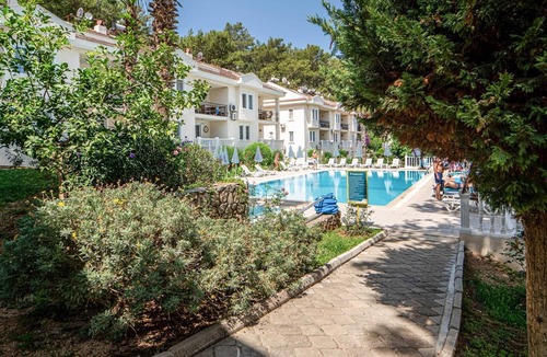 Hisaronu Apartment | Flat w Shared Pool and Balcony 10 min to Oludeniz