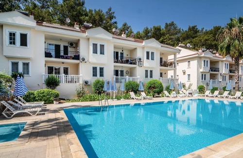 Hisaronu Apartment | Flat w Shared Pool and Balcony 10 min to Oludeniz