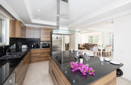 Oludeniz Villa | Four Seasons Villa - Four Bedroom Villa, Sleeps 8