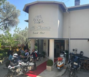 Bornova Hotel | Gül Hanım Konağı Butik otel