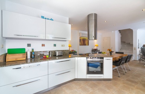 Kalkan Villa | Generously sized family villa set in mature garden