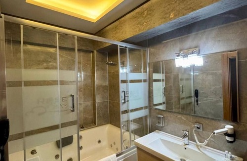 Yunusemre Hotel | Golden Rose Deluxe Hotel