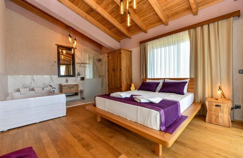 Yaniklar Villa | Gorgeous Villa with Private Pool and Jacuzzi in Fethiye