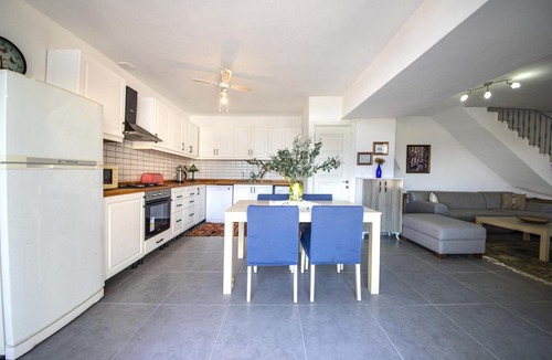 Koyunbaba Villa | Gorgeous Villa with Shared Pool in Gumusluk