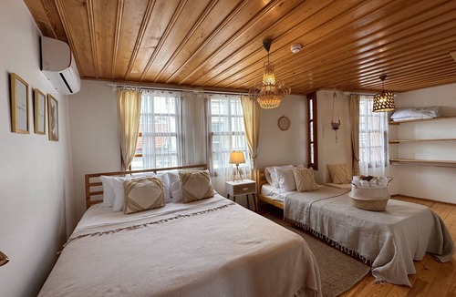 Ayvalik City Center House | Hanole Guest House