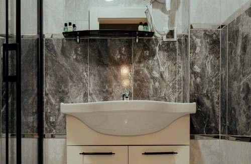 Sur Hotel | HASUNİ TAŞ HOTEL