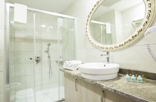 Ezine Hotel | Helen Troya Hotel Geyikli