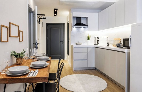 Cihangir Apartment | House Sleeps 7 with Air Conditioning