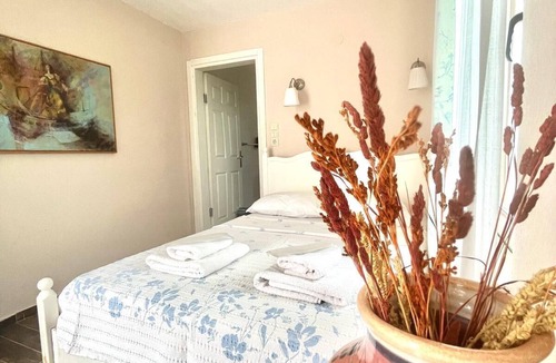 Bozcaada Bed & Breakfast | İrmak Bag Evi