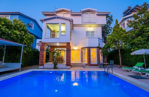 Fethiye City Center Villa | Infinity Beyaz Villa
