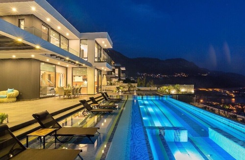 Kalkan Villa | KALKAN DA DENİZ MANZARALI ÖZEL HAVUZLU LÜKS VİLLA