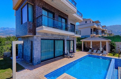 Kalkan Villa | KALKAN DA DENİZ MANZARALI ÖZEL HAVUZLU LÜKS VİLLA