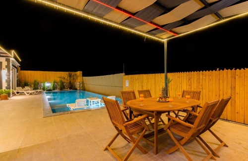 Faralya Apartment | Kalkanda Hamam Sauna ve Jakuzili Villa Golf