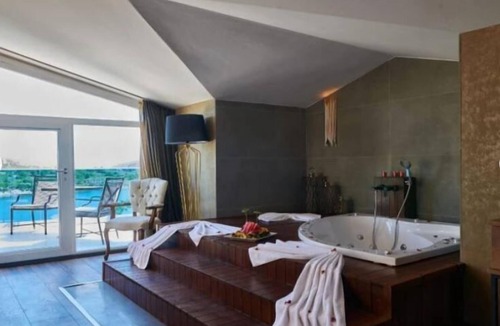 Ayvalik Hostel | Khaja Beach Hotel