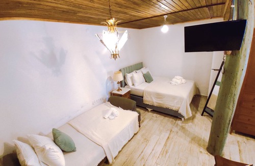 Ayvalik City Center House | Kidoni Macaron Guesthouse
