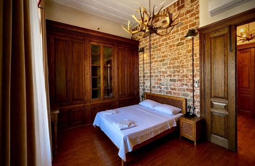 Ayvalik Hotel | Konak 1882