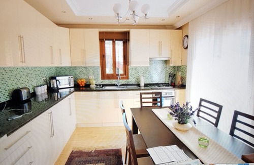 Dalyan City Center Villa | Located in the Maraş Area, close to local riverside restaurants and Town Center.