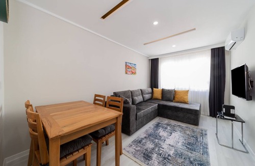 Antalya City Centre Apartment | Lovely and Central Flat near Beach in Antalya