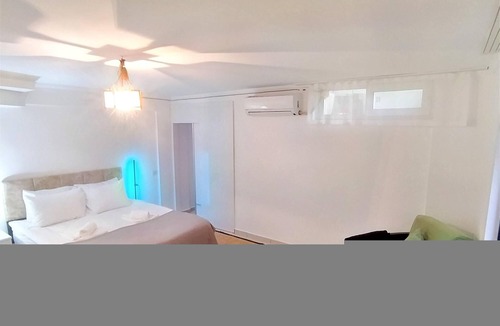 Konyaalti Apartment | Lovely Flat with Backyard close to Konyaalti Beach
