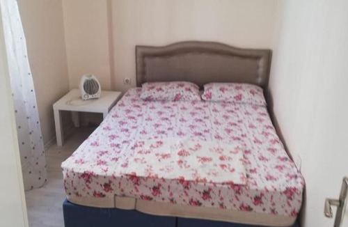 Old Town Apartment | Low Cost, Inferior, Usefull Flat in City Centre Alsancak