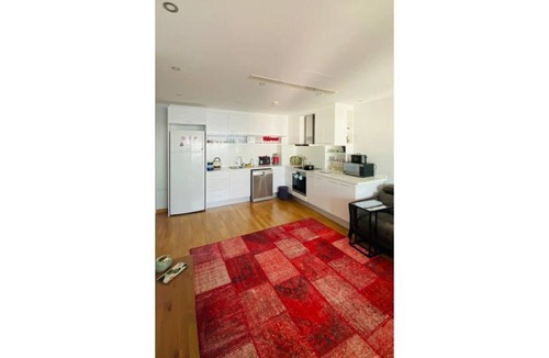 Zeytinburnu Apartment | Lux 2 BedRoom Suite Apartment W/ Seaview In Center