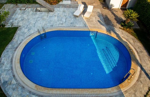 Altınyunus Mahallesi Villa | Lux Villa w Pool Garden 3 min to Sea in Cesme
