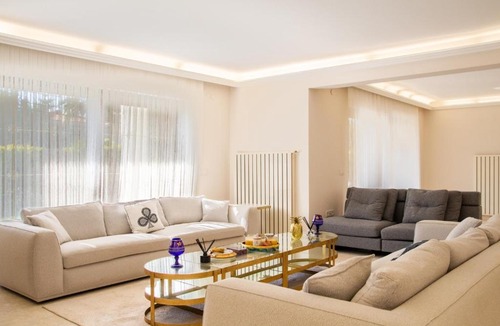 Altınyunus Mahallesi Villa | Lux Villa w Pool Garden 3 min to Sea in Cesme
