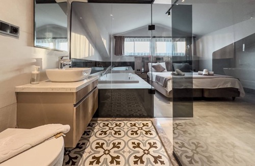 Fethiye City Center Villa | Luxurious Villa w Pool Sauna Patio in Fethiye
