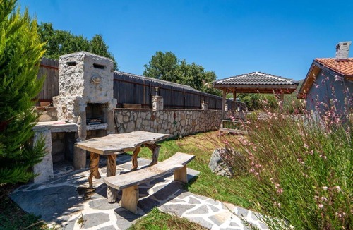 Keciler House | Luxury 2-bedroom bungalow with pool and jacuzzi in Kayaköy