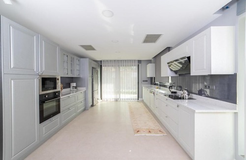 Bitez Villa | Luxury 4 BR Villa with a Fantastic Sea View Bitez