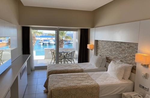 Altınyunus Mahallesi Apartment | Marin View Residance