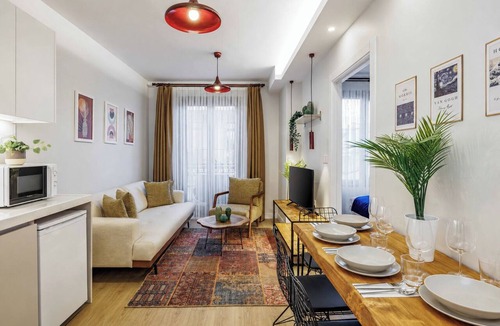 Cihangir Apartment | Marvelous 2 Bedroom Apartment At Monnas Suite