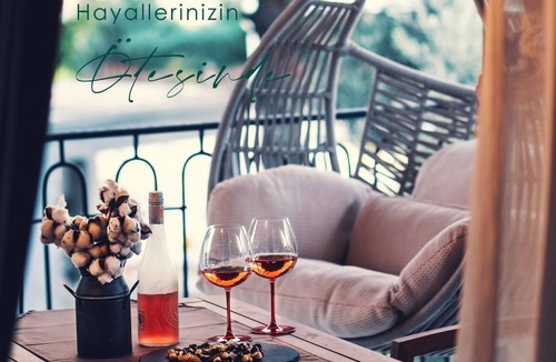 Foca Villa | Mavi bayraklı koyda denize sıfır lüks suit