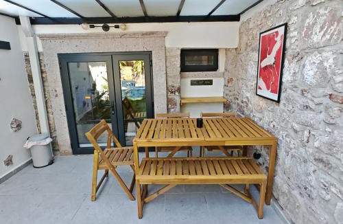 Ayvalik City Center Villa | Meli Mila Spiti milozrooms Ayvalik