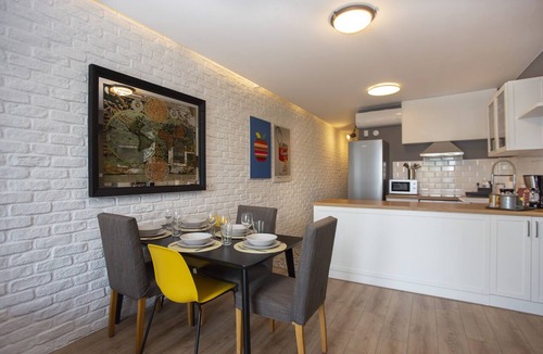 Kabatas Condo | Modern 3BR Apartment · Bosphorus & Dolmabahçe View · Central Beyoğlu