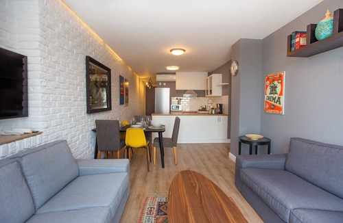 Kabatas Condo | Modern 3BR Apartment · Bosphorus & Dolmabahçe View · Central Beyoğlu
