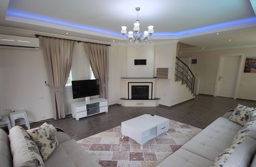 Ciftlik Villa | Modern Luxury Private Villa with Private Pool and Garden